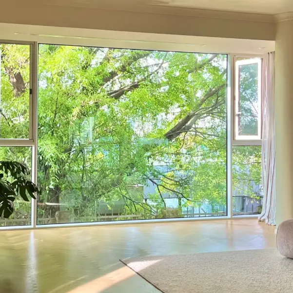 Alüminium ərintisi döşəmədən tavana qədər pəncərələr